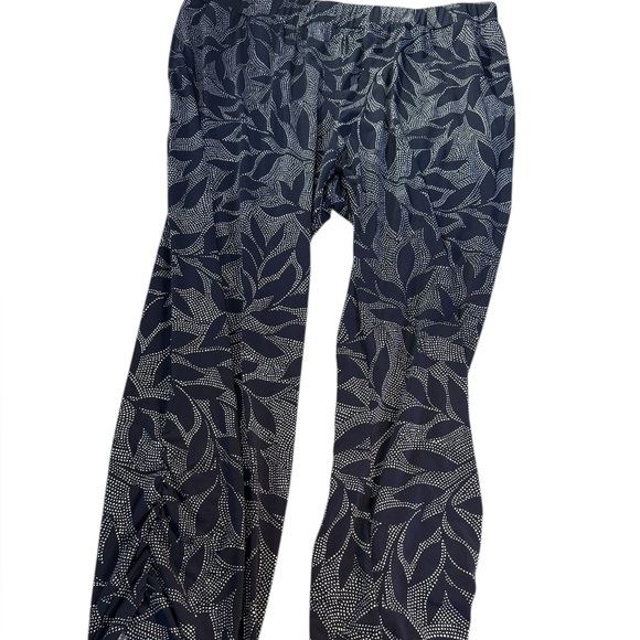 Susan Graver Pants - Susan Graver Navy and White Leaf Pattern Pull On Elastic Waist Genie Pants EUC